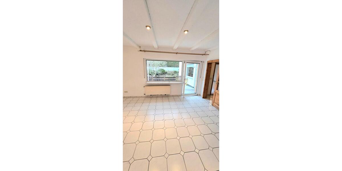 Etagenwohnung Mülheim-Kärlich Kärlich - 4 Zimmer, 136 m&sup2;, 1.225&euro; | Angebot:26024382