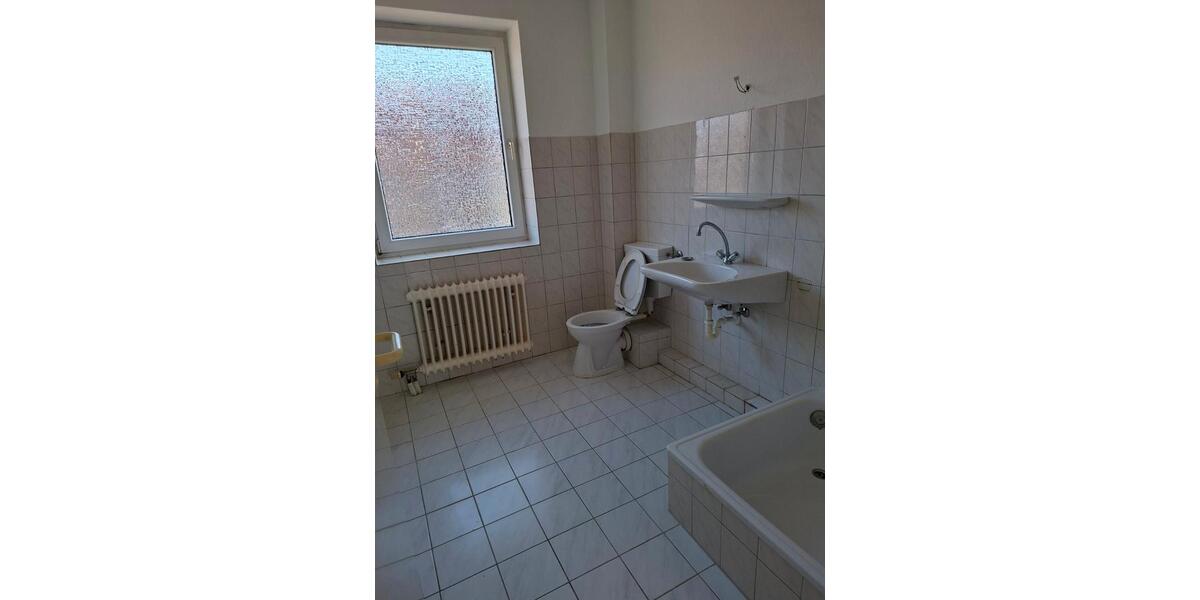 Etagenwohnung Emden - 4 Zimmer, 88 m&sup2;, 574&euro; | Angebot:25989528
