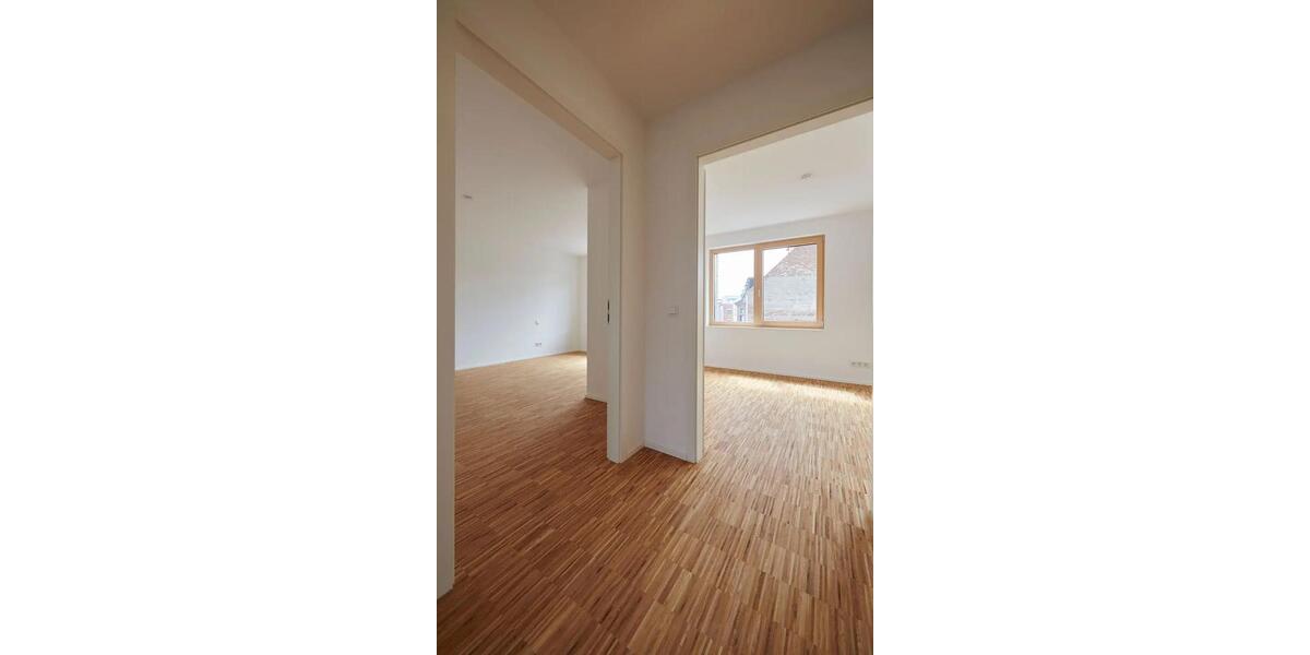 Etagenwohnung Saarbrücken - 2 Zimmer, 93 m&sup2;, 1.040&euro; | Angebot:26195574