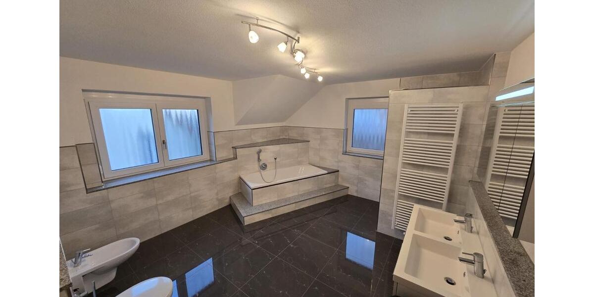 Mehrfamilienhaus, Wohnhaus Biberach an der Riß - 6 Zimmer, 200 m&sup2;, 2.000&euro; | Angebot:25840552