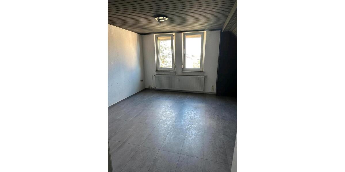 Dachgeschoßwohnung Gießen Wieseck - 1.5 Zimmer, 32 m&sup2;, 470&euro; | Angebot:25232227
