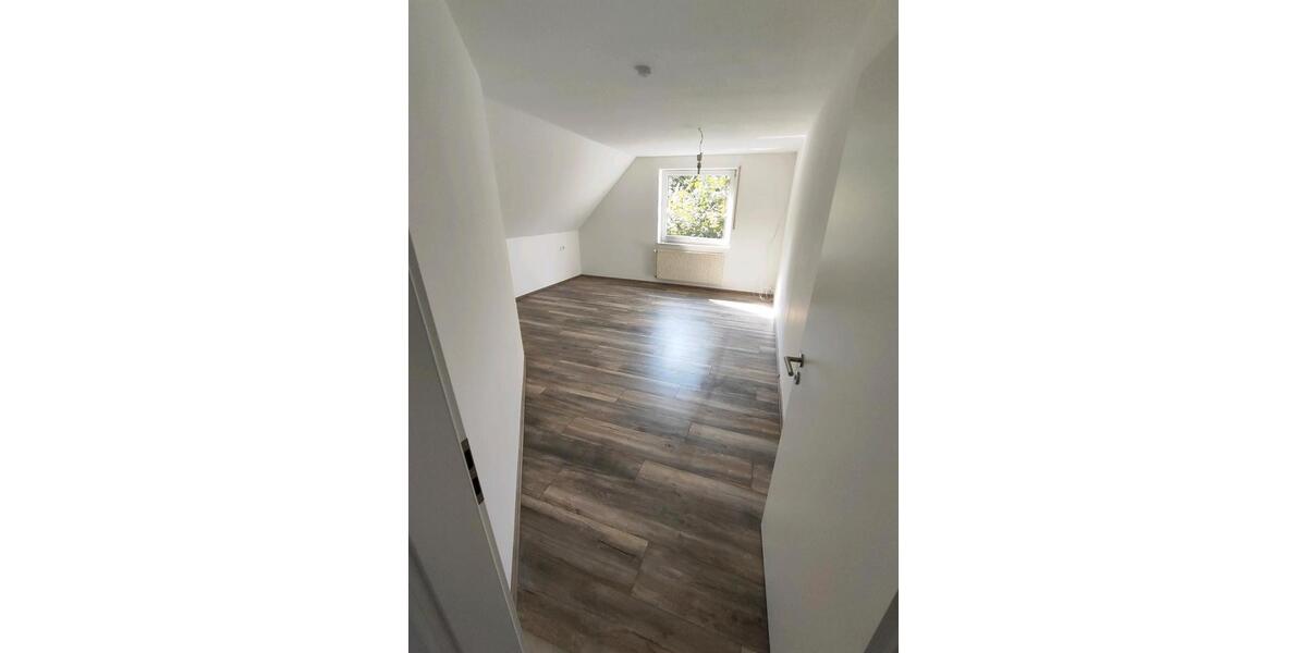 Dachgeschoßwohnung Rheine Gellendorf - 3 Zimmer, 94 m&sup2;, 1.000&euro; | Angebot:23721509