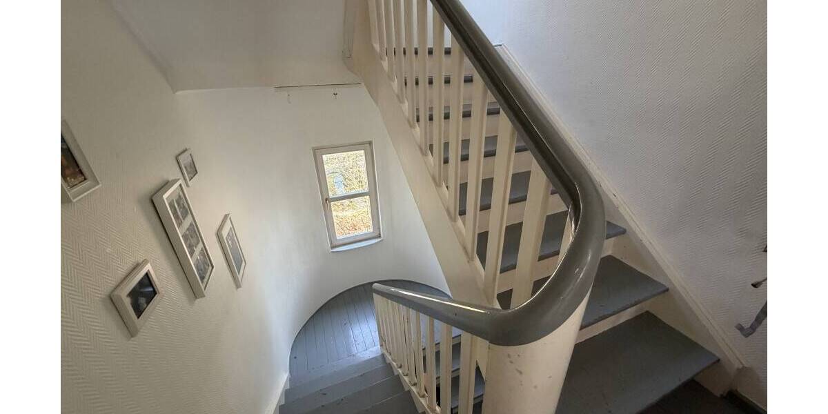 Etagenwohnung Erlangen Burgberg - 5 Zimmer, 155 m&sup2;, 1.900&euro; | Angebot:25984870