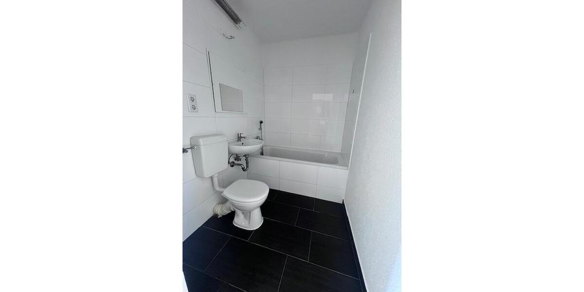 Etagenwohnung Halle (Saale) Silberhöhe - 5 Zimmer, 77 m&sup2;, 600&euro; | Angebot:25974501