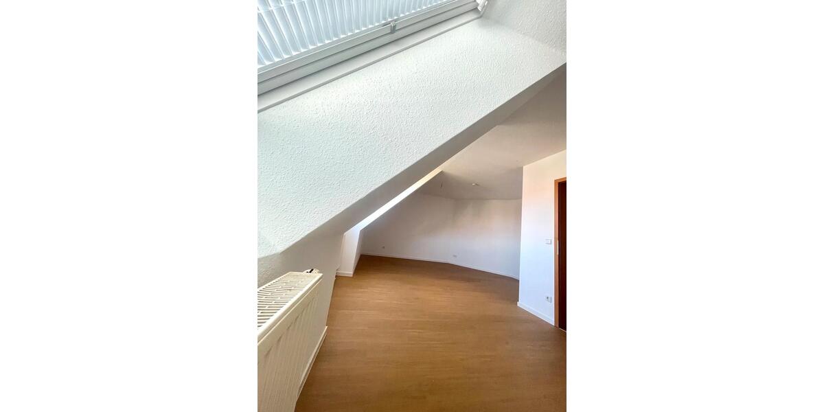 Helle 1-Zimmer-Wohnung mit Stellplatz (befristet auf 2 Monate) 1 zimmer