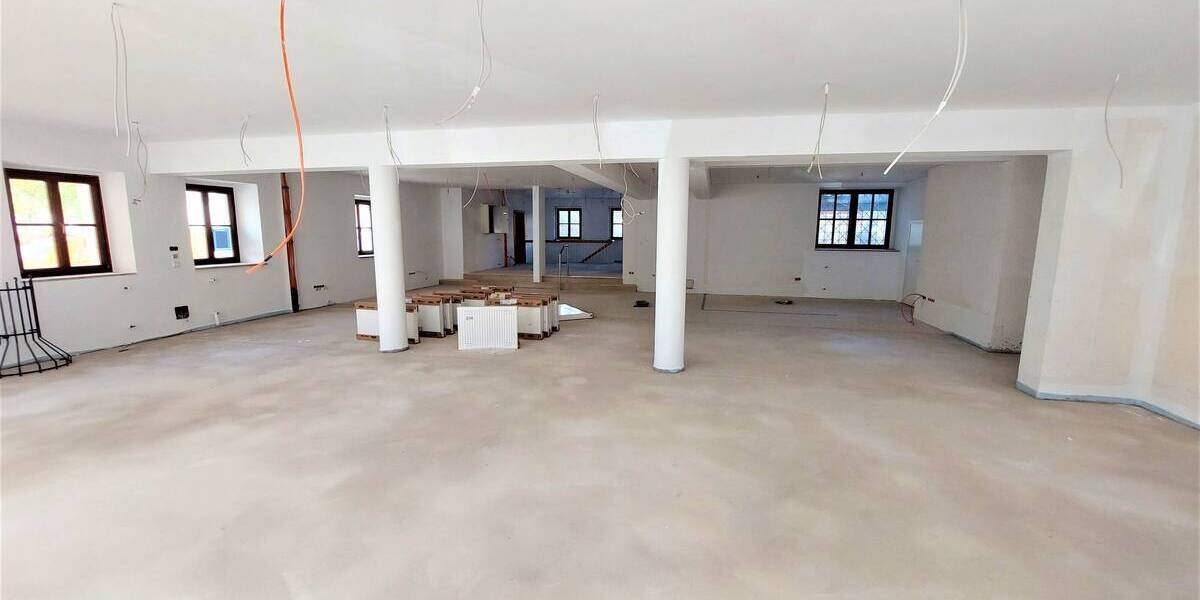 Gewerbeobjekt Weiden in der Oberpfalz Weiden - 5 Zimmer, 320 m&sup2;, 3.800&euro; | Angebot:25769874