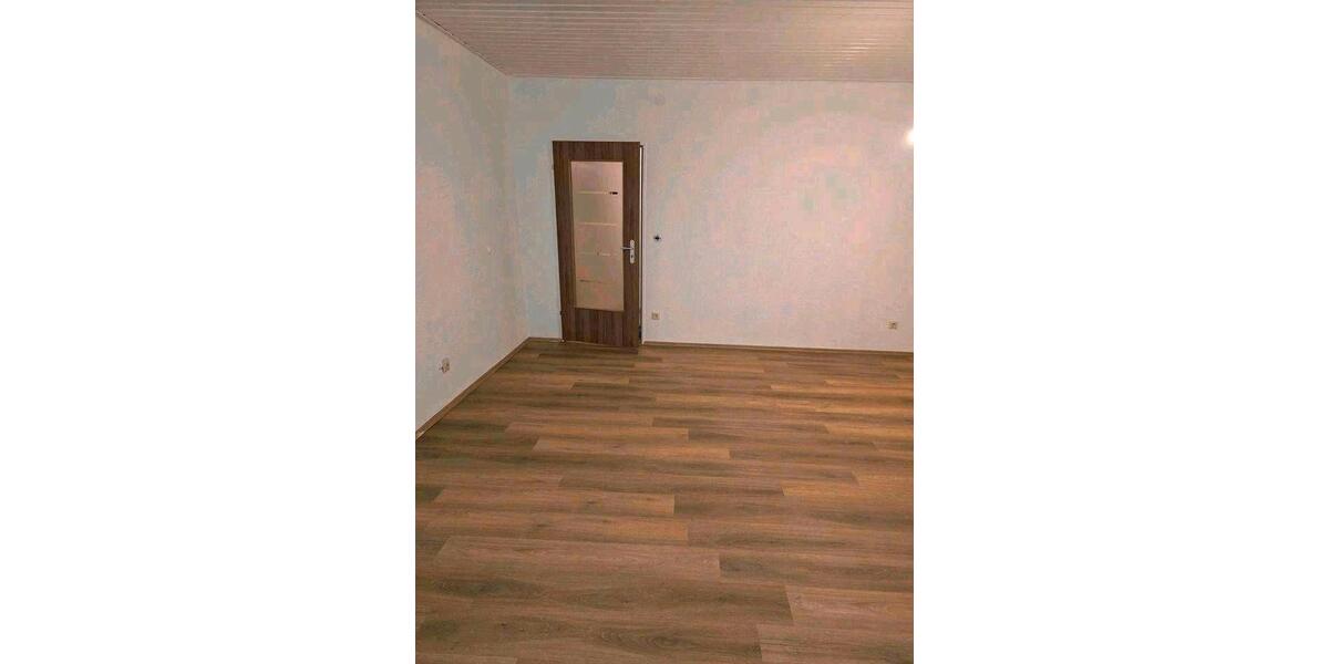 Dachgeschoßwohnung Dinslaken Hiesfeld - 2.5 Zimmer, 73 m&sup2;, 670&euro; | Angebot:25987330