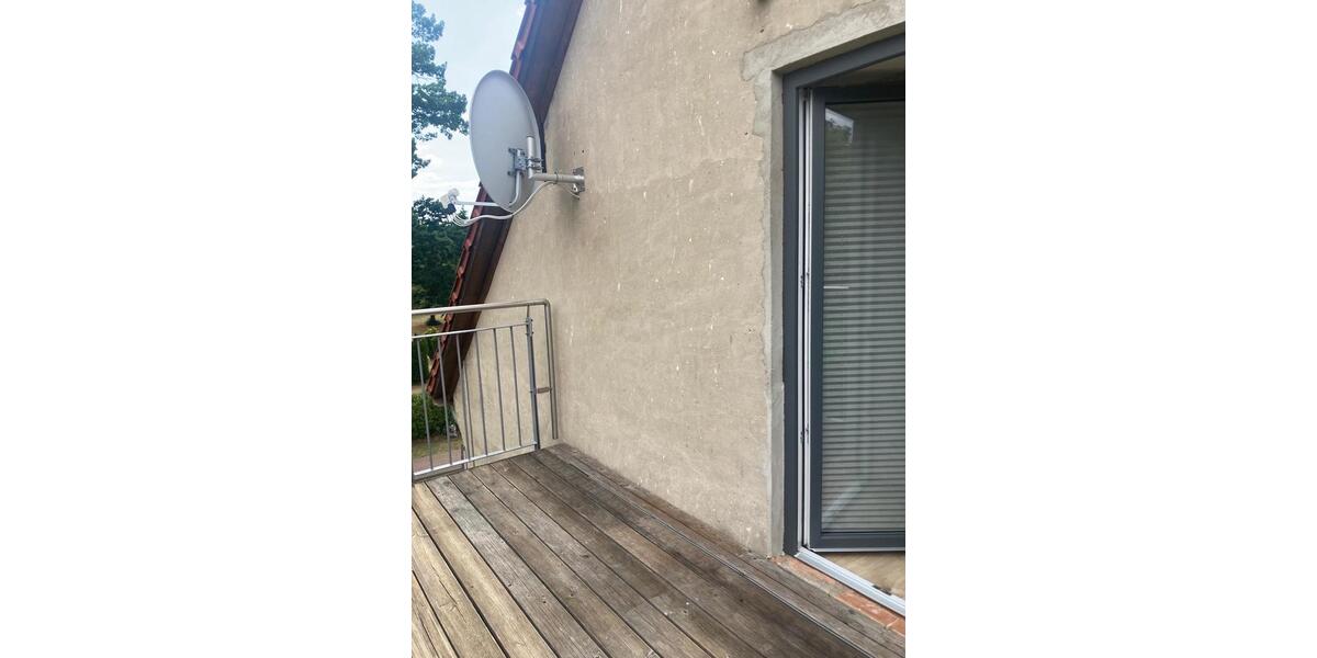 Dachgeschosswohnung mit Klima Balkon EBK Neuzustand Unikat 2 zimmer