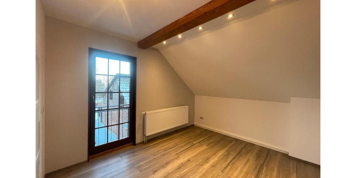 Besondere 3,5-Zi-Wohnung in saniertem Bauernhaus z.Erstvermietung 3.5 zimmer