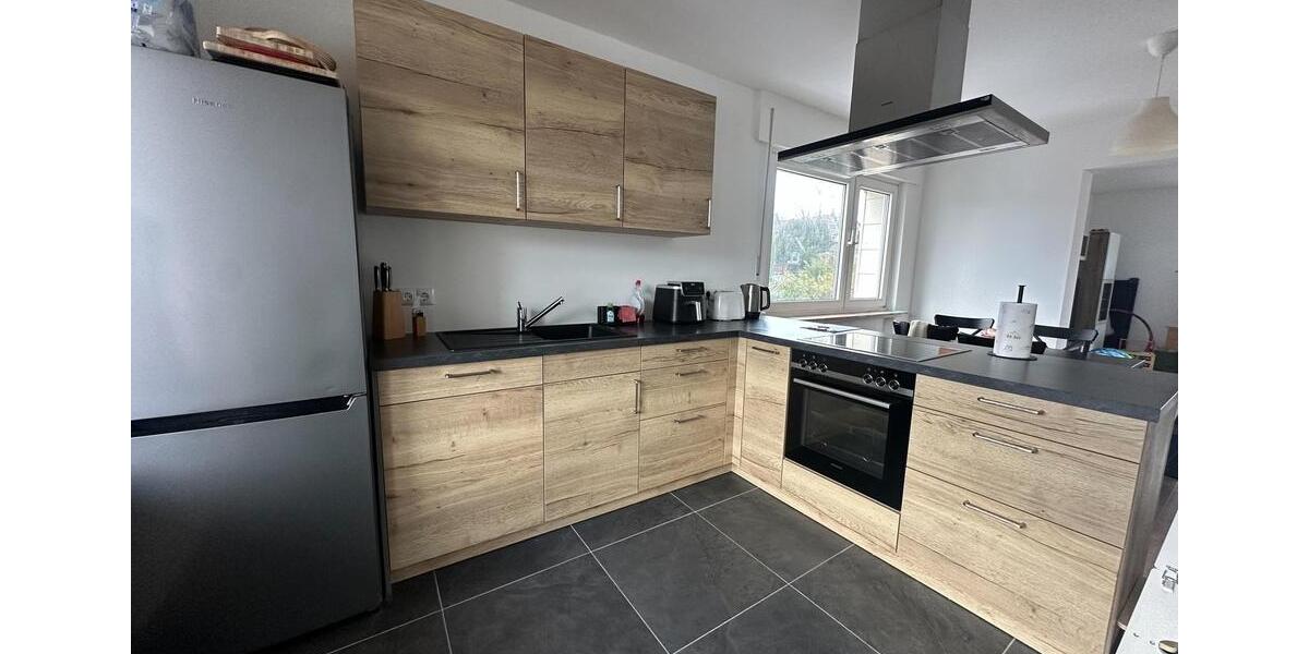 Wohnen mit Komfort: Sanierte 4-Zimmer-Wohnung in toller Lage - 