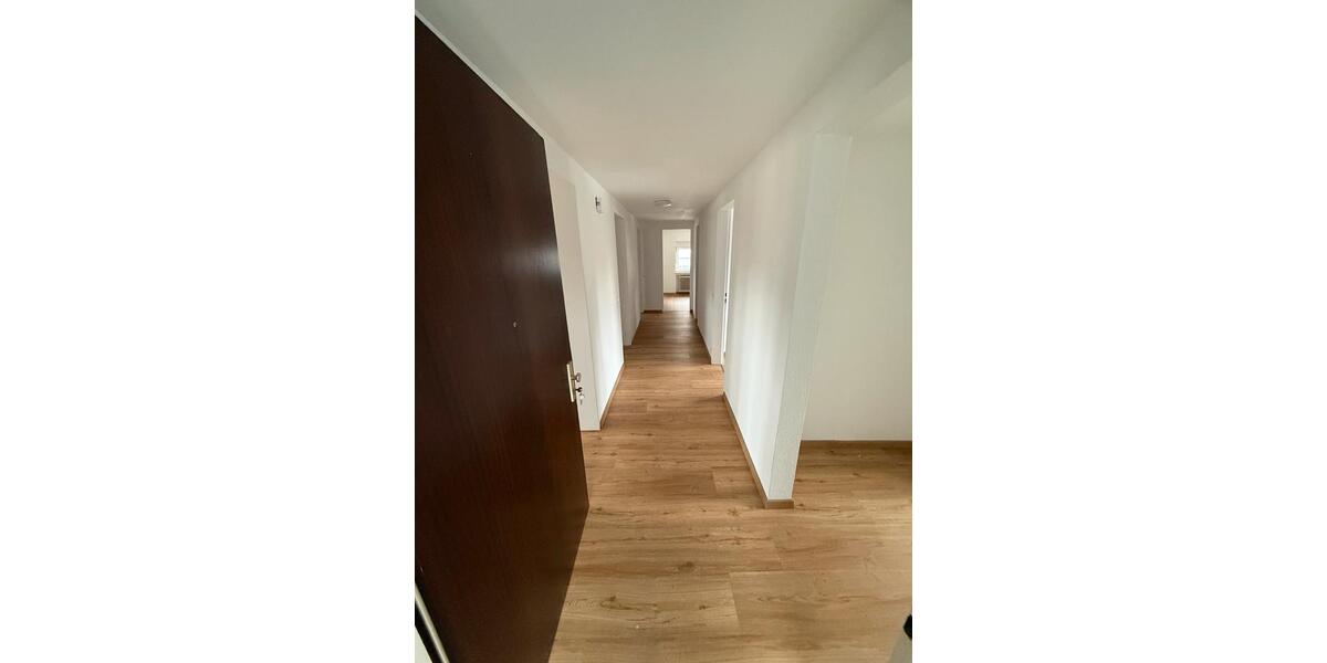 Mehrfamilienhaus, Wohnhaus Albstadt Gemarkung Onstmettingen - 4 Zimmer, 78 m&sup2;, 900&euro; | Angebot:24806444