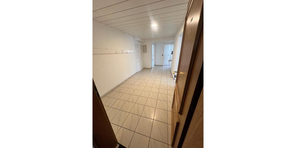 Etagenwohnung Karben - 3 Zimmer, 100 m&sup2;, 1.250&euro; | Angebot:25648824