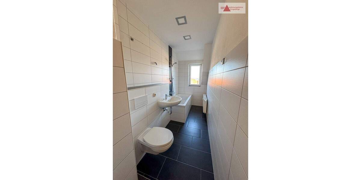 Etagenwohnung Aue-Bad Schlema Bad Schlema - 5 Zimmer, 130 m&sup2;, 800&euro; | Angebot:25801765