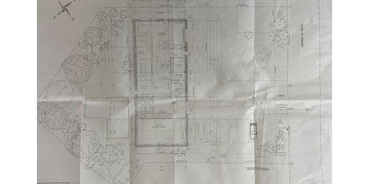 Industriehalle mit Büro, großer Freifläche, PV & Klima zimmer