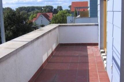 Perfekt- kleine 2 Zimmerwohnung im Dachgeschoss mit großem Balkon 2 zimmer