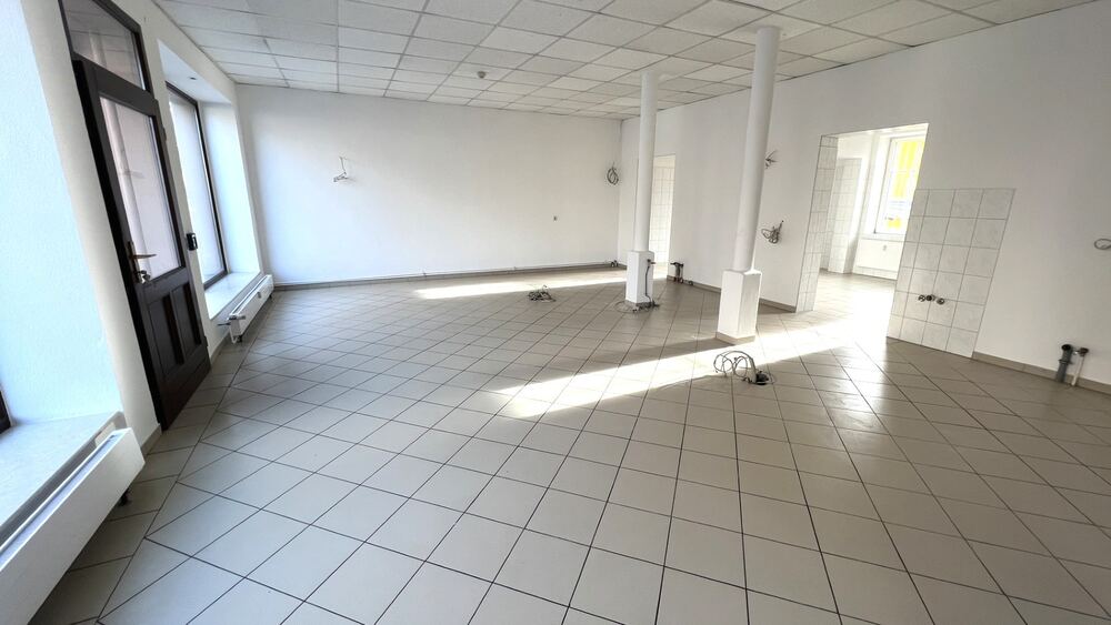 Laden oder BüroVersicherung - Attraktives LadengeschäftBüro in guter Lage zu vermieten! - Gewerbeobjekt Geringswalde | Angebot:10091719