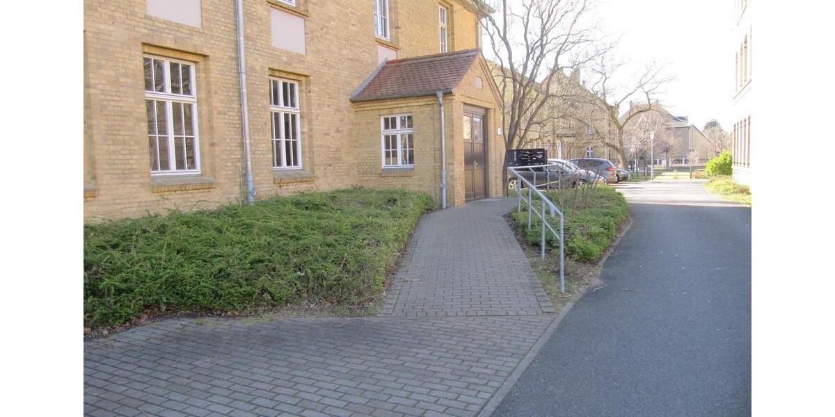 Dachgeschoßwohnung Bitterfeld-Wolfen Wolfen - 2 Zimmer, 87 m&sup2;, 653&euro; | Angebot:17645335