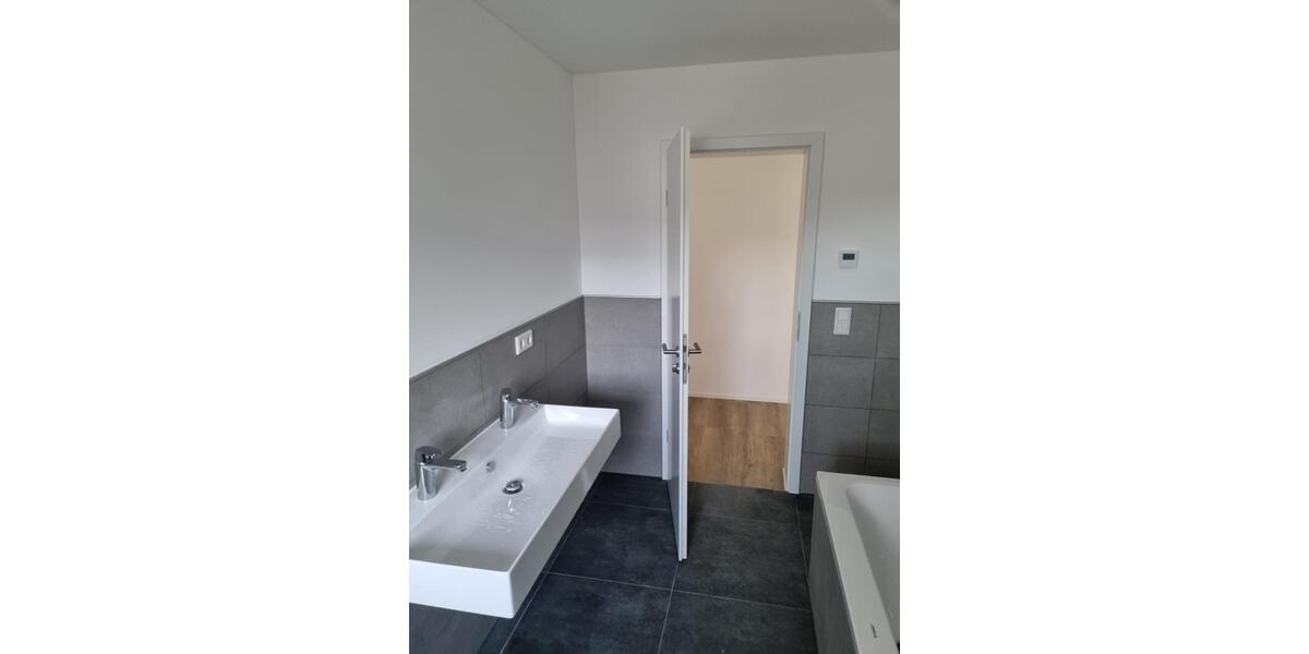 Etagenwohnung Neustadt an der Aisch - 3 Zimmer, 75 m&sup2;, 1.050&euro; | Angebot:25971873