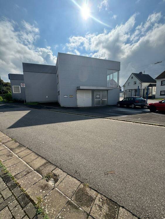 LagerWerkstattProduktion in Schmelz zu vermieten