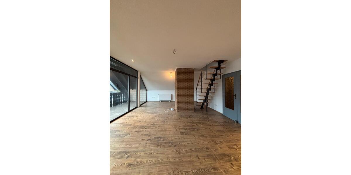 Dachgeschoßwohnung Vlotho - 3 Zimmer, 110 m&sup2;, 900&euro; | Angebot:26603551