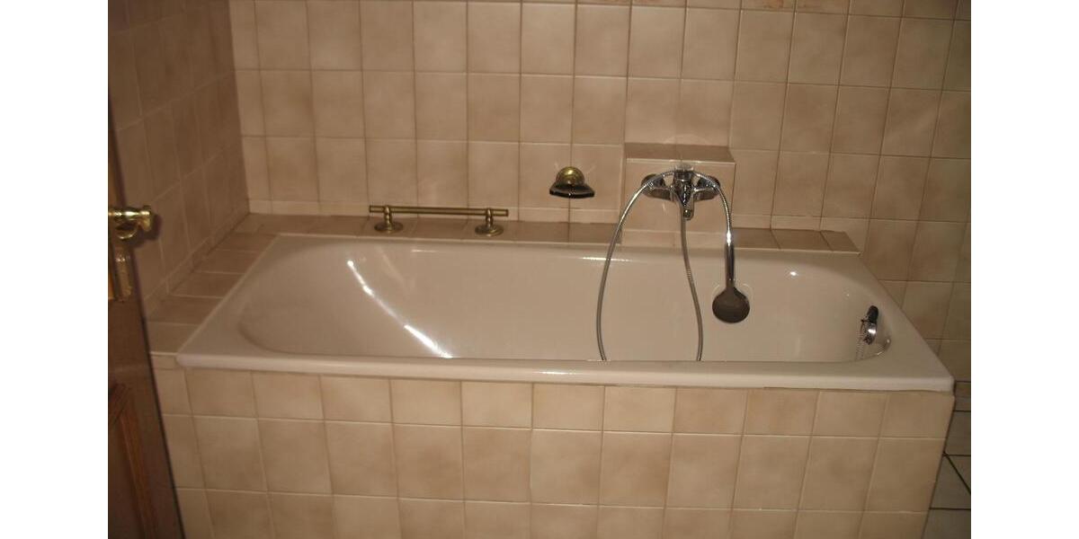 WG-Vermietung: Gepflegte, große Erdgeschoss Wohnung mit eigenem Garten 1 zimmer