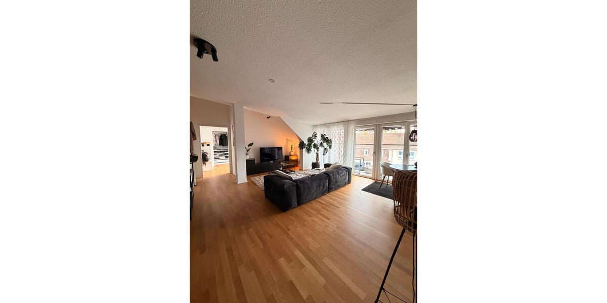 Dachgeschoßwohnung Hannover Vahrenwald-List - 2 Zimmer, 80 m&sup2;, 1.090&euro; | Angebot:26038979