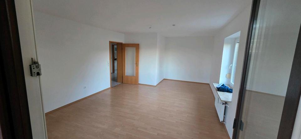 Etagenwohnung Niederwerrn - 3 Zimmer, 85 m&sup2;, 800&euro; | Angebot:26334778