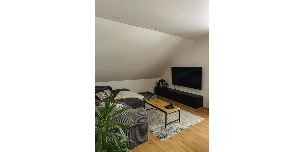 Dachgeschoßwohnung Spremberg - 3 Zimmer, 70 m&sup2;, 23&euro; | Angebot:25625057