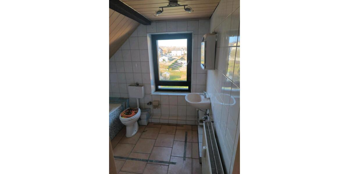 Dachgeschoßwohnung Quierschied - 2 Zimmer, 55 m&sup2;, 450&euro; | Angebot:25307880