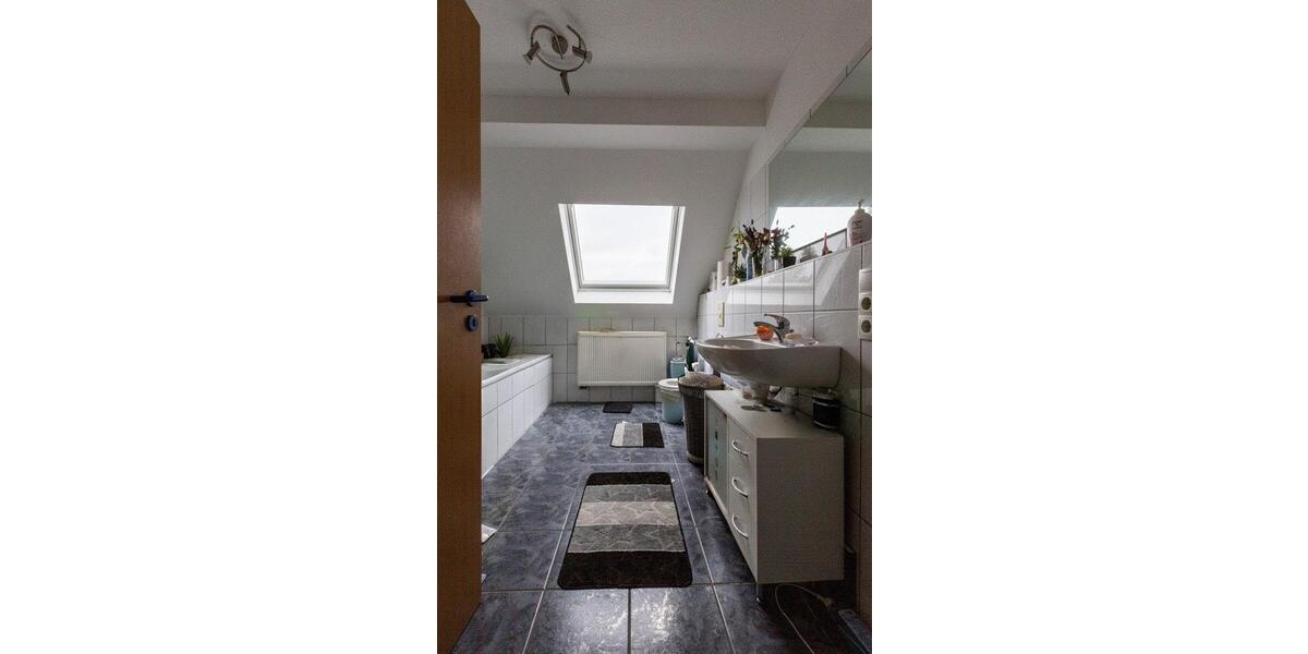 Dachgeschoßwohnung Bad Kreuznach Bad Münster am Stein-Ebernburg - 3 Zimmer, 80 m&sup2;, 750&euro; | Angebot:25269228