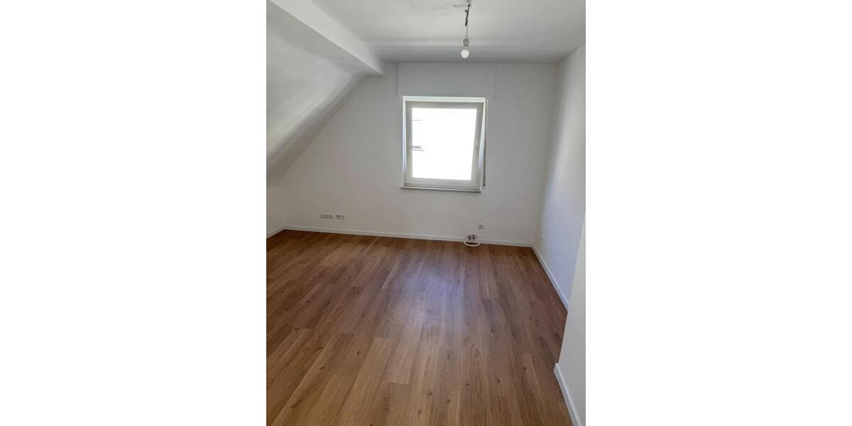 Dachgeschoßwohnung Wetzlar - 2.5 Zimmer, 70 m&sup2;, 650&euro; | Angebot:24953110
