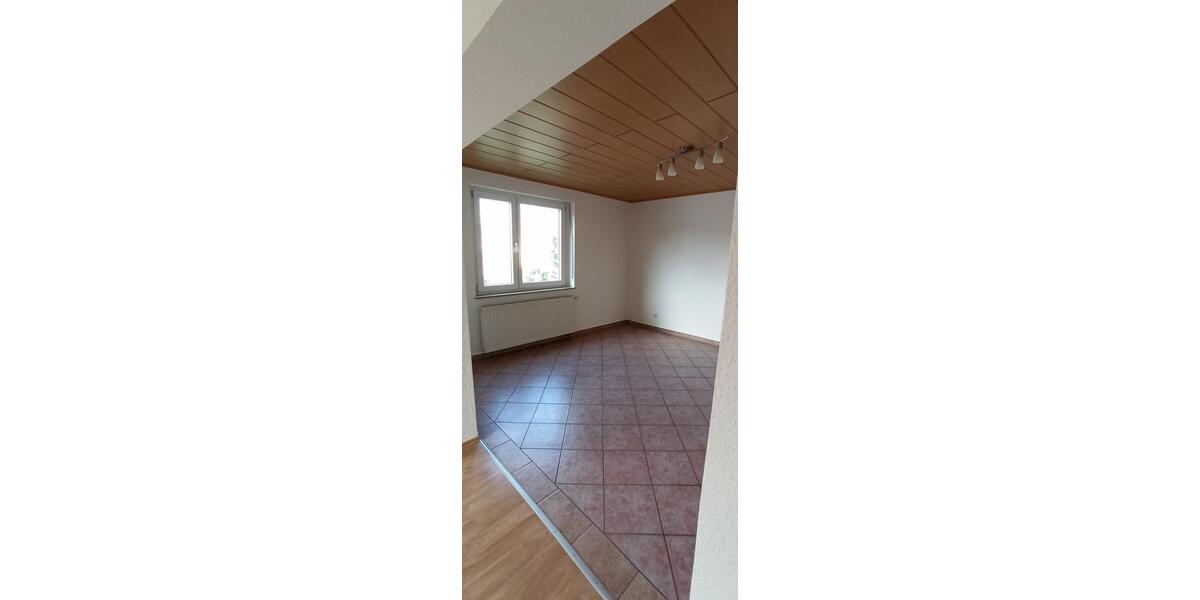 Etagenwohnung Werneck - 4 Zimmer, 126 m&sup2;, 1.000&euro; | Angebot:25792142
