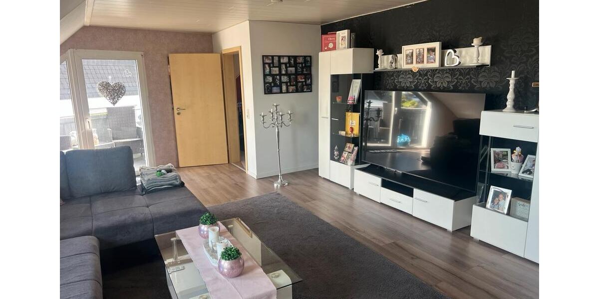 Dachgeschoßwohnung Lindlar - 3 Zimmer, 95 m&sup2;, 800&euro; | Angebot:26670821