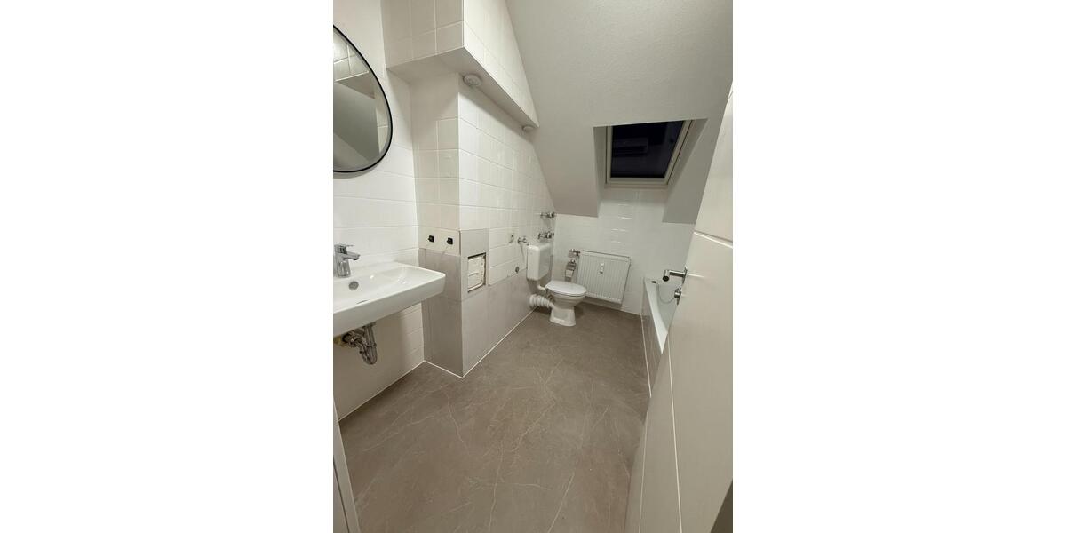 Dachgeschoßwohnung Zweibrücken - 2.5 Zimmer, 70 m&sup2;, 650&euro; | Angebot:24504509