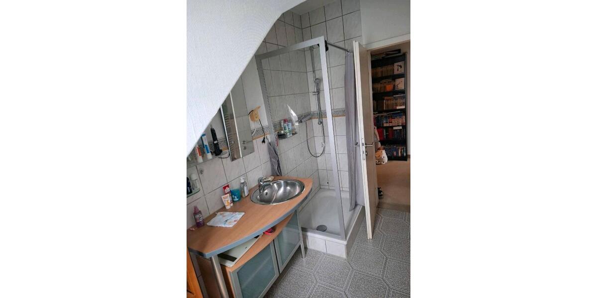 Dachgeschoßwohnung Kassel Kirchditmold - 3 Zimmer, 65 m&sup2;, 600&euro; | Angebot:26241373