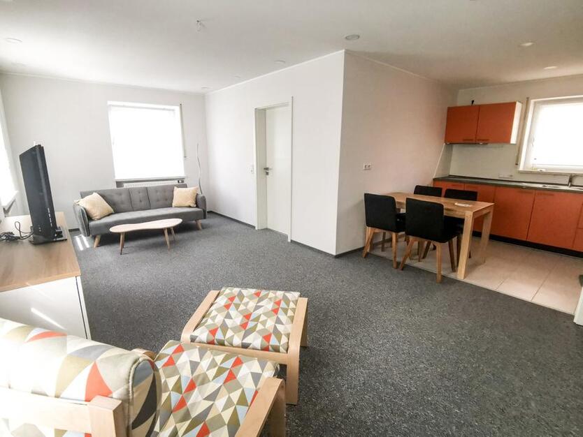 schöne, möblierte 2-Zimmerwohnung ab 1.09. zu vermieten