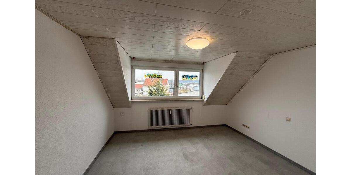 Dachgeschoßwohnung Linden - 5 Zimmer, 96 m&sup2;, 950&euro; | Angebot:25163651