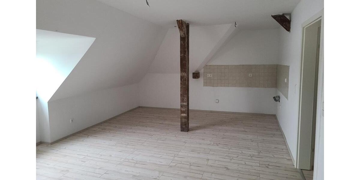 Etagenwohnung Lage - 1 Zimmer, 90 m&sup2;, 450&euro; | Angebot:25869910