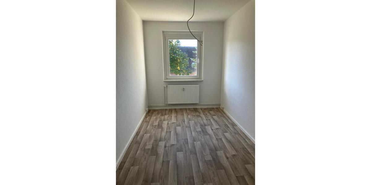--Helle Wohnung mit Balkon – ideal für Familien und Paare-- 4 zimmer