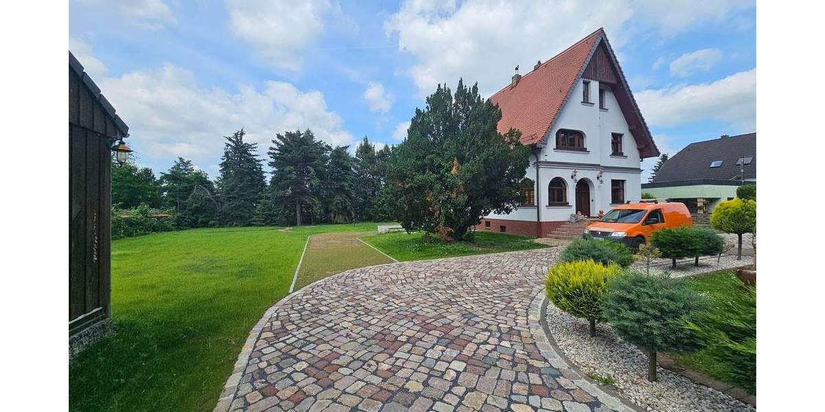 Einfamilienhaus Großpösna - 8 Zimmer, 217 m&sup2;, 2.520&euro; | Angebot:25880904