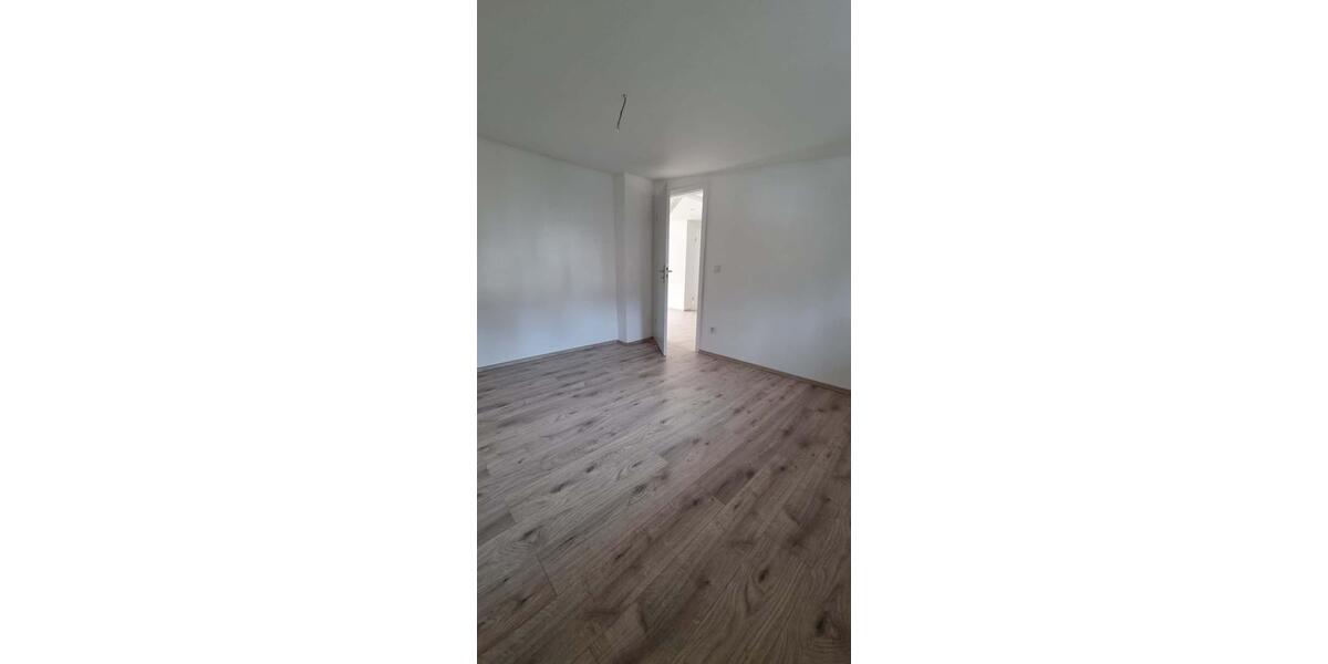 Wohnen auf Zeit Neuss Furth-Mitte - 5 Zimmer, 120 m&sup2;, 450&euro; | Angebot:26043521