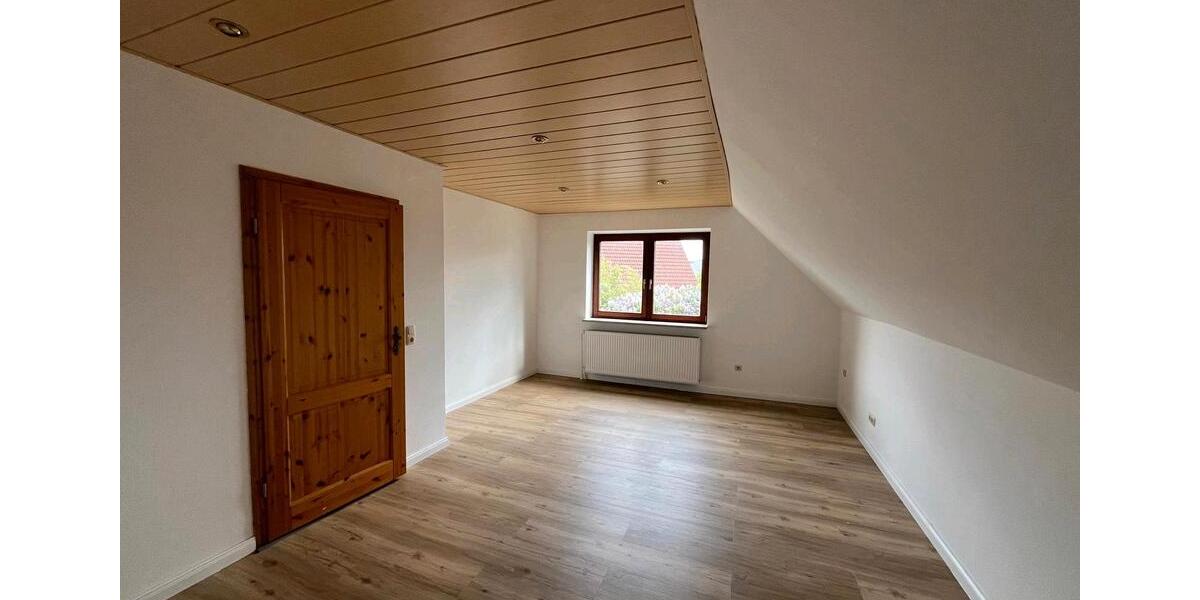 Dachgeschoßwohnung Ascheberg (Holstein) - 3 Zimmer, 60 m&sup2;, 600&euro; | Angebot:26648372