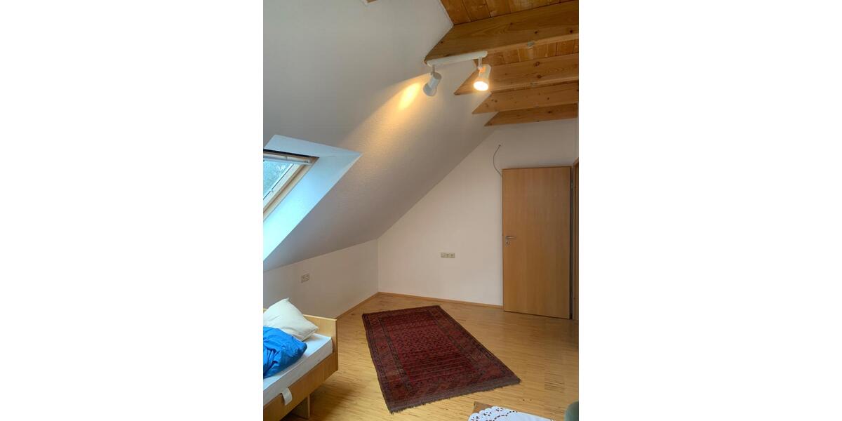 Großzügig geschnittene 3-Zi-Wohnung mit Balkon und Einbauküche zimmer