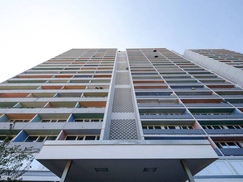 Herrliche Aussichten!! 1-Zimmer-Apartment + Balkon, modernes Duschbad, separierte Küche + Aufzug