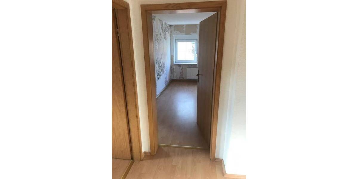 Etagenwohnung Roßwein Seifersdorf - 4 Zimmer, 75 m&sup2;, 300&euro; | Angebot:19295195