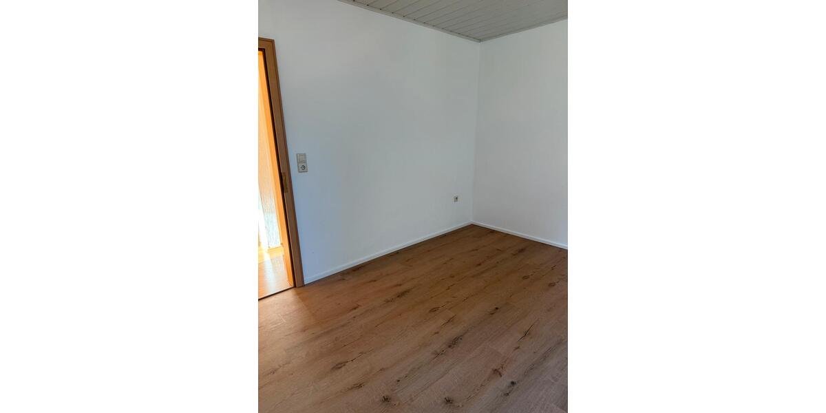 Erdgeschoßwohnung Rechberghausen - 3 Zimmer, 75 m&sup2;, 1.200&euro; | Angebot:24753999