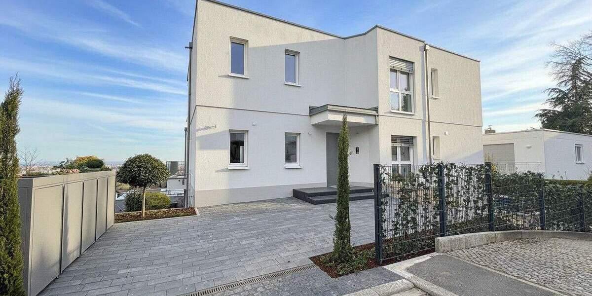 Etagenwohnung Weinheim - 3 Zimmer, 114 m&sup2;, 2.100&euro; | Angebot:23959169