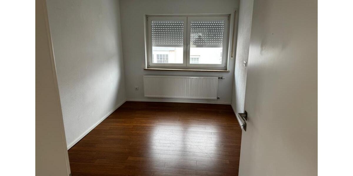 Einfamilienhaus Gunzenhausen - 3 Zimmer, 120 m&sup2;, 1.200&euro; | Angebot:26084558