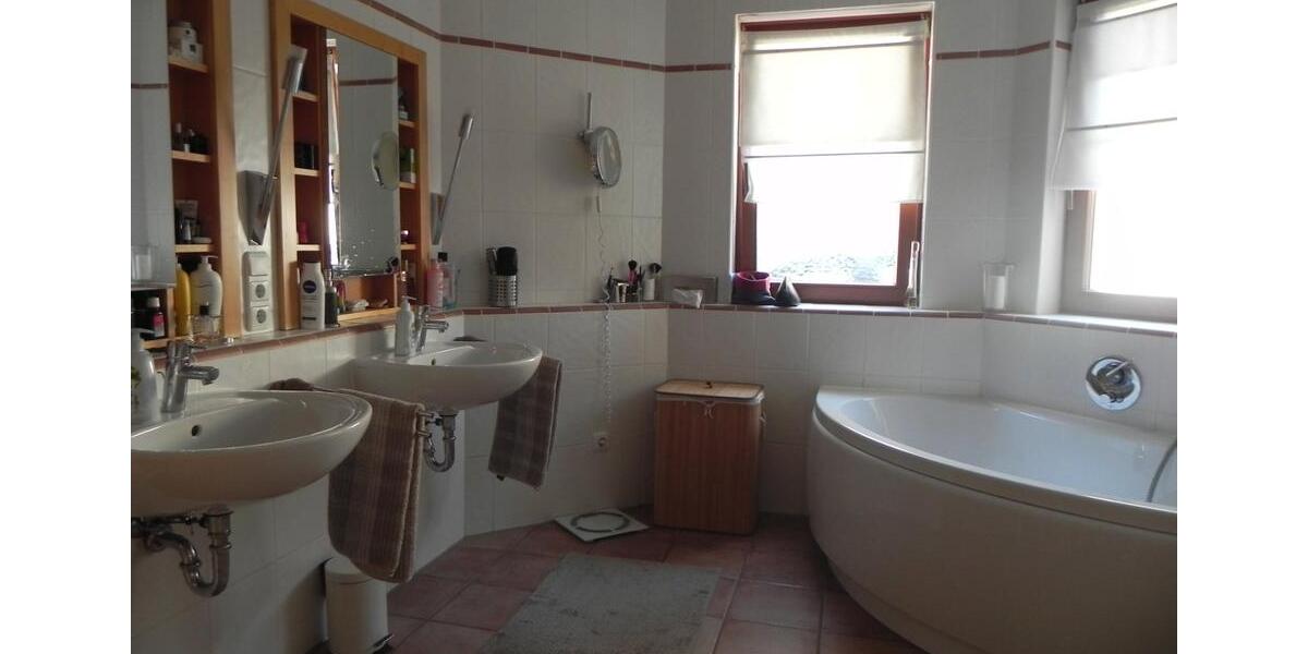 Einfamilienhaus Gangelt - 5 Zimmer, 180 m&sup2;, 1.870&euro; | Angebot:26086701