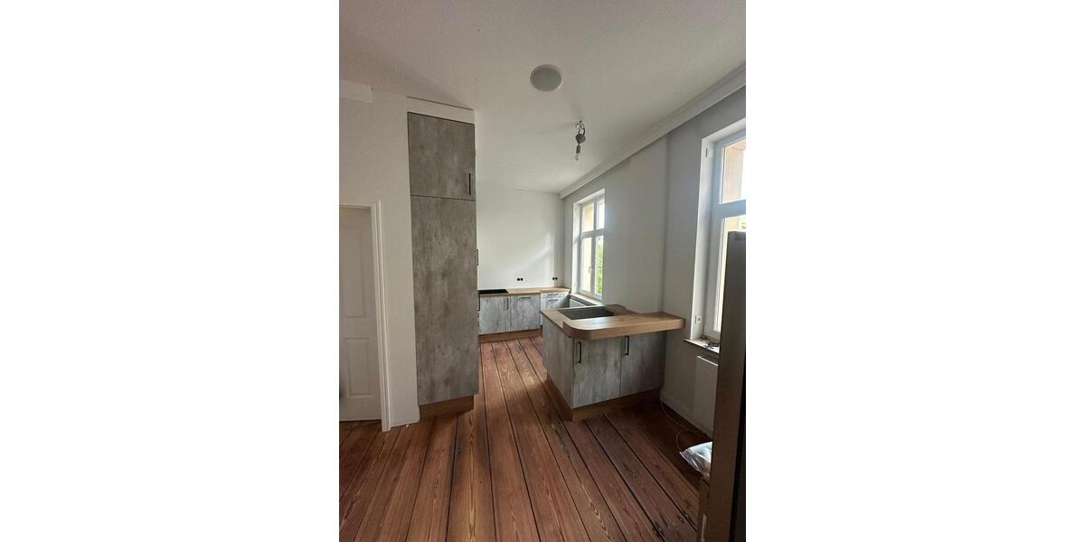 Erdgeschoßwohnung Neustrelitz - 5 Zimmer, 139 m&sup2;, 1.390&euro; | Angebot:24245957